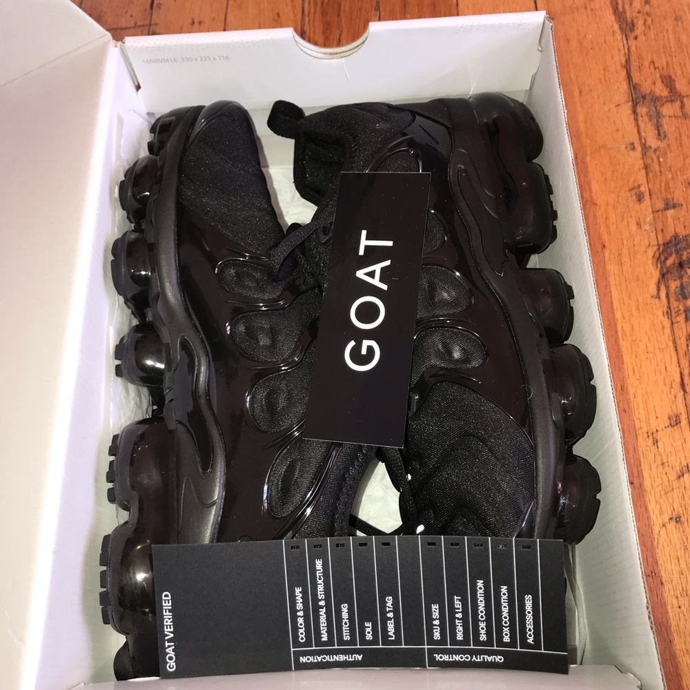 Triple Black Vapormax Plus
